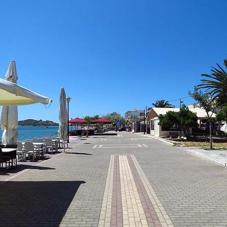 Holiday Apartment Sombrero Néa Péramos Bagian luar foto