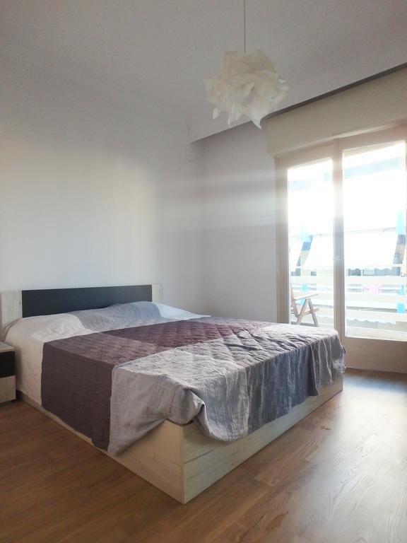 Holiday Apartment Sombrero Néa Péramos Bagian luar foto