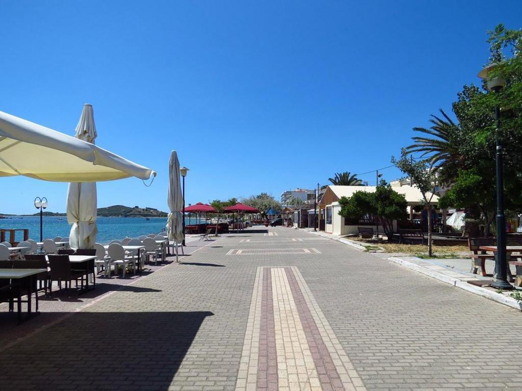 Holiday Apartment Sombrero Néa Péramos Bagian luar foto